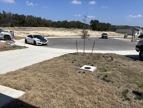 6108 Bayberry Brk in Bulverde, TX - Foto de edificio - Building Photo