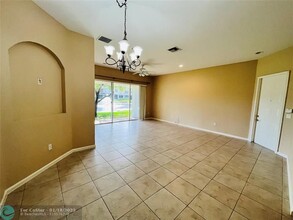 6436 Bella Cir in Boynton Beach, FL - Building Photo - Building Photo