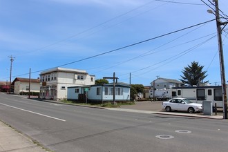 536 E Oak St in Fort Bragg, CA - Building Photo - Building Photo