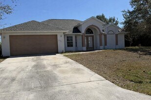 137 SW Meade Cir in Port St. Lucie, FL - Building Photo