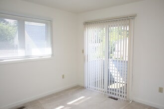 2513 Plateau Rd-Unit -Apt #B in Charlottesville, VA - Building Photo - Building Photo