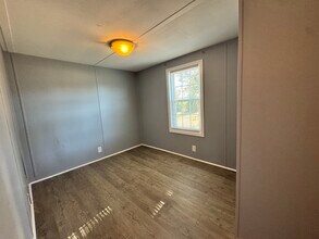 3739 Whispering Pines Dr in La Grange, NC - Building Photo - Building Photo