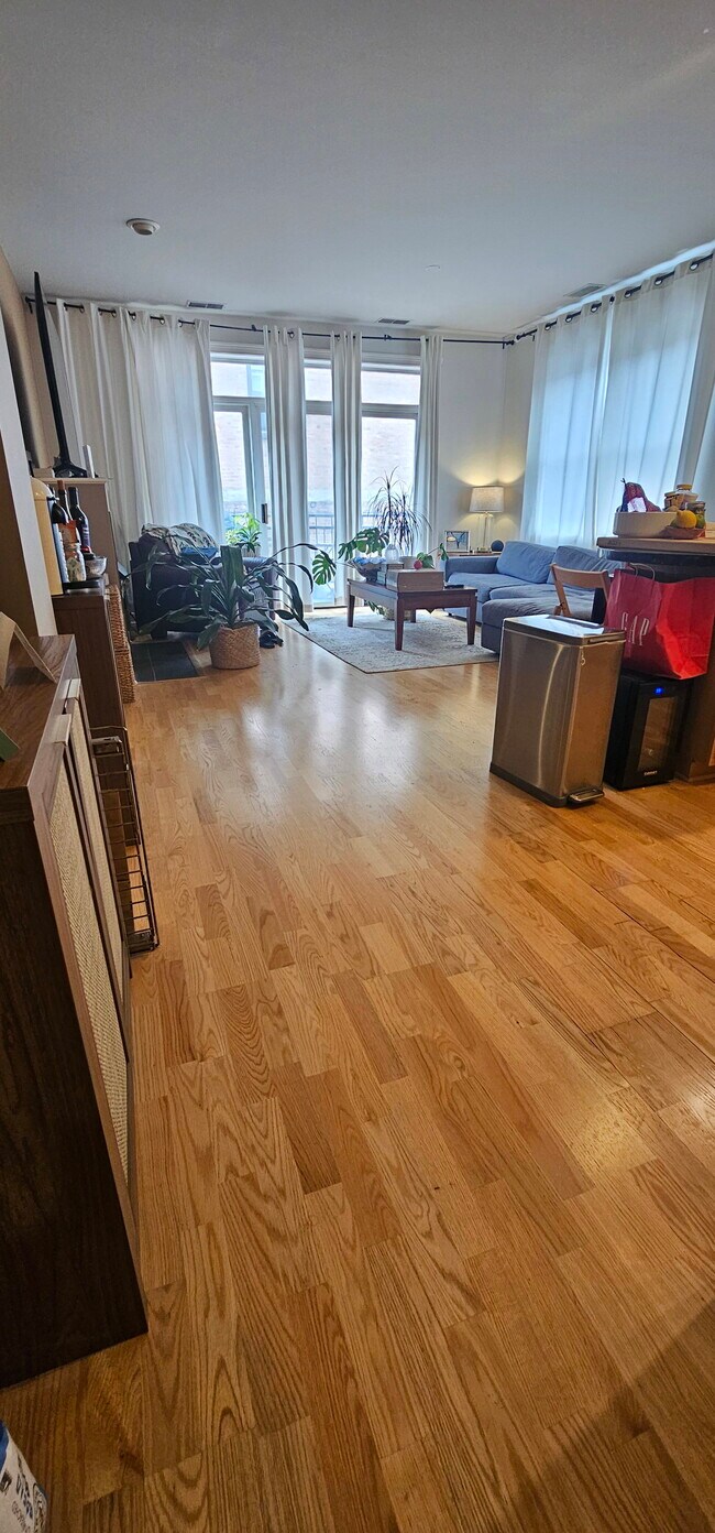 2330 W St Paul Ave in Chicago, IL - Building Photo - Building Photo