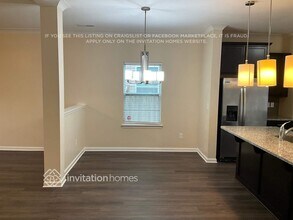 8130 Dumphries Dr in Huntersville, NC - Foto de edificio - Building Photo