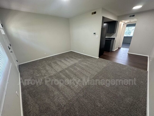 2933 P St in Lincoln, NE - Foto de edificio - Building Photo