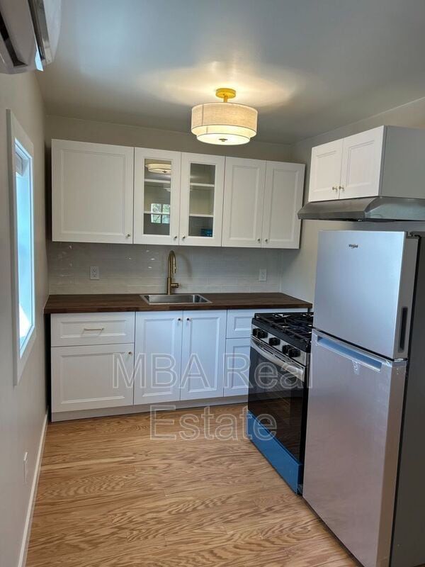 property at 1338 W Monroe St
