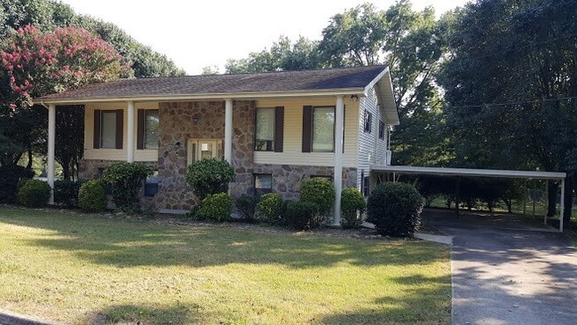 property at 70 Veldt Ln