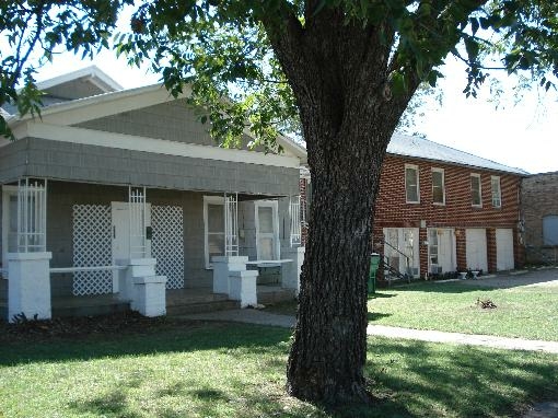 280 E College St in Stephenville, TX - Building Photo