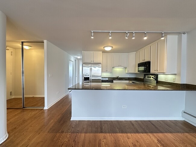 1349 N Dearborn St in Chicago, IL - Building Photo - Building Photo