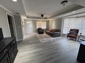 116 Matlock in Poth, TX - Building Photo - Building Photo