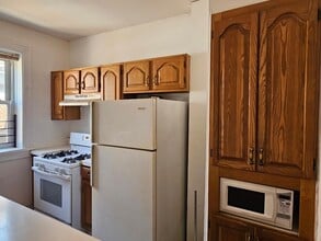 30 Shipherd Ave in Lynbrook, NY - Building Photo - Building Photo