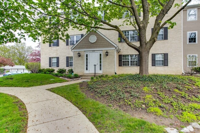 142 E Winchester Rd in Libertyville, IL - Building Photo - Building Photo