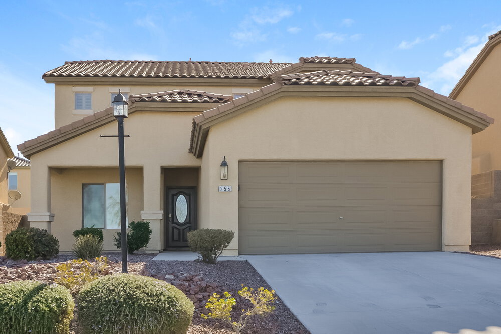 255 Crusades Ave in Henderson, NV - Building Photo