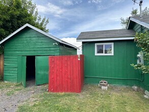 4831 Frieda Ave in Klamath Falls, OR - Building Photo - Building Photo