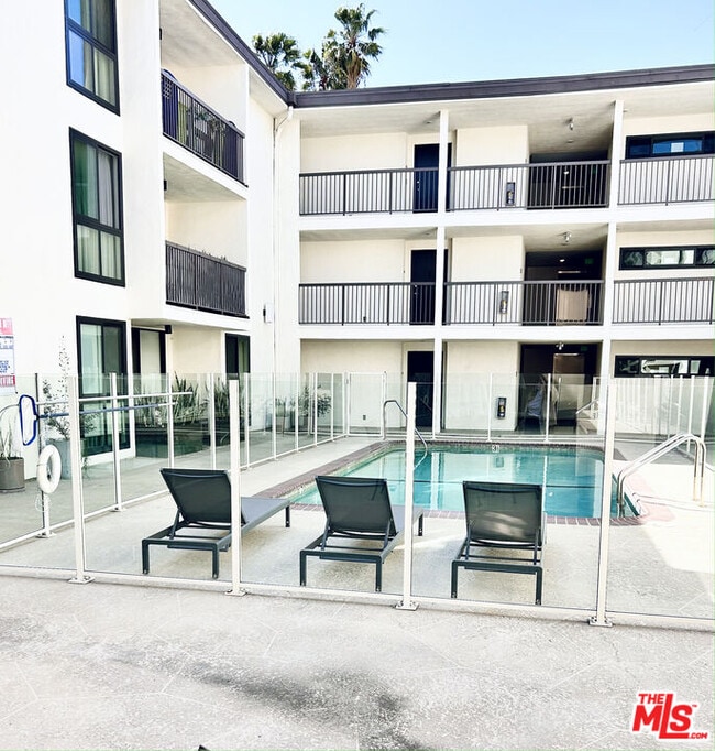 property at 911 Kings Rd
