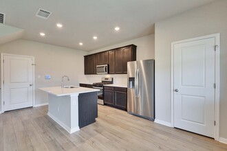 125 Morning Dawn Ln in Andice, TX - Building Photo - Building Photo