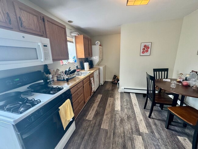 2028 Massachusetts Ave, Unit 1 in Cambridge, MA - Building Photo - Building Photo