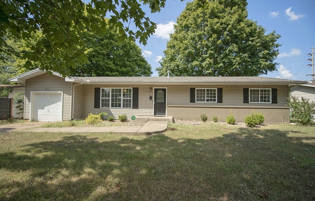 633 E Morningside St in Springfield, MO - Foto de edificio - Building Photo