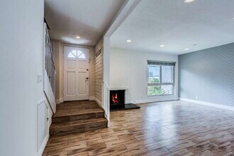 2506 Vista Del Oro in Newport Beach, CA - Building Photo - Building Photo