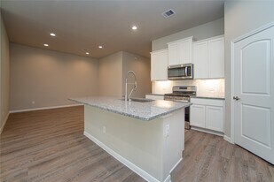 439 Stonebrook Ln in Conroe, TX - Building Photo