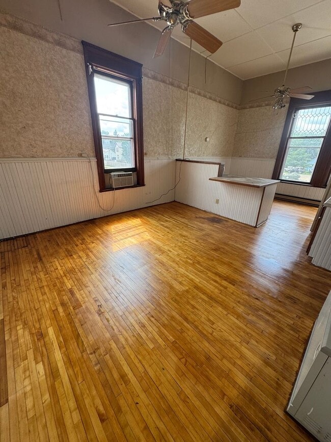 property at 302 N Washington St