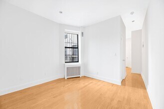 414 W 49th St in New York, NY - Foto de edificio - Building Photo