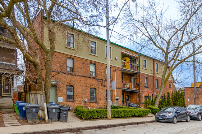 Melville Apartments in Toronto, ON - Building Photo - Building Photo