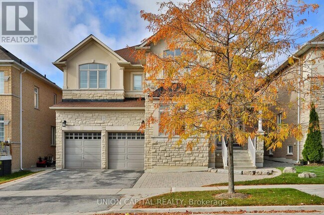 22 Greenforest Grove in Whitchurch-Stouffville, ON - Building Photo - Building Photo