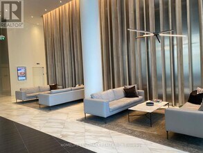 3900 Confederation Pkwy in Mississauga, ON - Building Photo - Building Photo