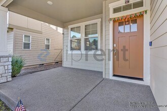 30942 NW Turel Dr in North Plains, OR - Foto de edificio - Building Photo