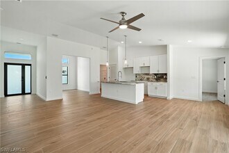 3214 18th St SW in Lehigh Acres, FL - Building Photo - Building Photo