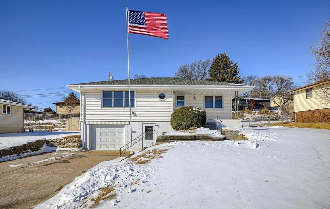 3332 N 206th St in Omaha, NE - Building Photo