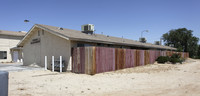 16632 Sequoia Ave in Hesperia, CA - Foto de edificio - Building Photo