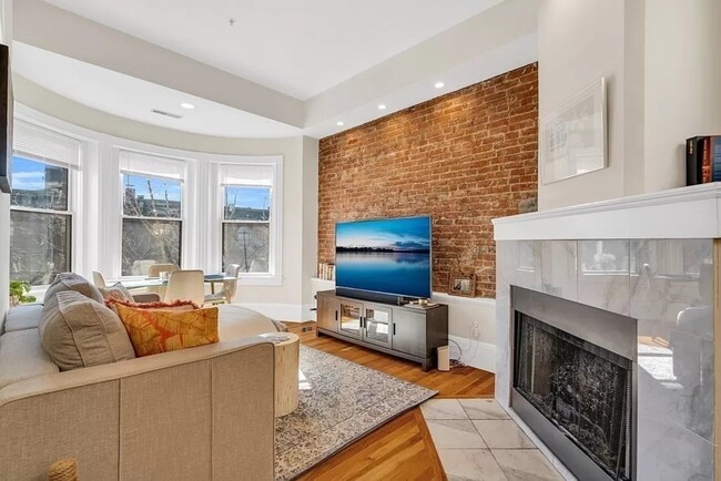 183 Saint Botolph St, Unit 4 in Boston, MA - Foto de edificio - Building Photo