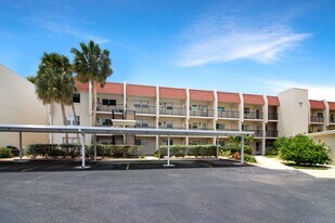 260 Santa Maria St in Venice, FL - Building Photo