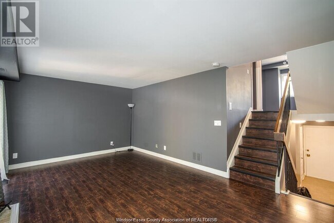 3925 Riverside Dr E in Windsor, ON - Building Photo - Building Photo