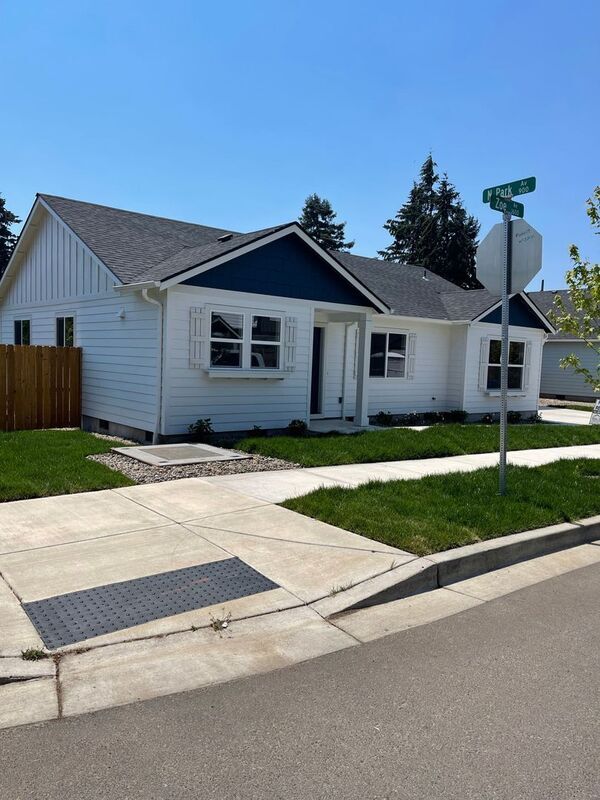 property at 1608 Zoe Ave