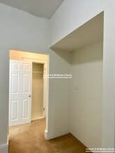 70 Brighton Ave, Unit 300 in Boston, MA - Foto de edificio - Building Photo