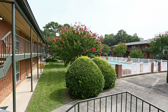 Chapel Terrace in Tallahassee, FL - Building Photo - Building Photo