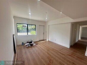 1230 S Federal Hwy-Unit -2 in Lake Worth Beach, FL - Foto de edificio - Building Photo