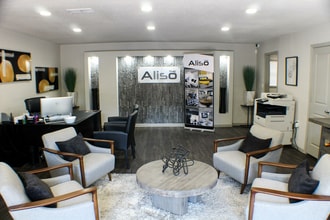 The Aliso in San Antonio, TX - Foto de edificio - Building Photo