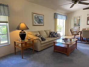 566 Clubside Cir in Venice, FL - Building Photo - Building Photo