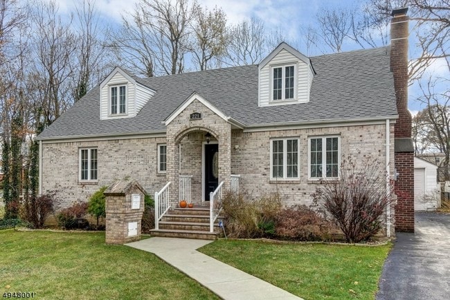 221 Hillside Ave in Springfield, NJ - Building Photo - Building Photo