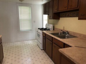 8 Sands St in Cortland, NY - Building Photo - Building Photo