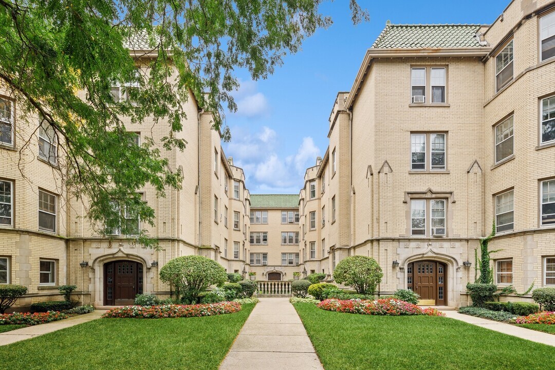 536 Michigan Ave in Evanston, IL - Building Photo