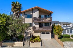 1066 W 11th St in Los Angeles, CA - Building Photo