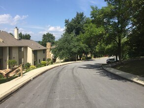 443 Lynetree Dr in West Chester, PA - Building Photo - Building Photo