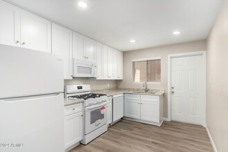 3646 E Glenrosa Ave-Unit -3 in Phoenix, AZ - Building Photo - Building Photo