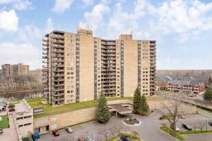 Terrasses Paton in Laval, QC - Building Photo
