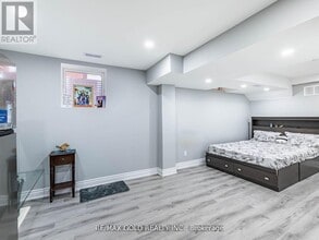 7 Dunlop Ct in Brampton, ON - Building Photo - Building Photo